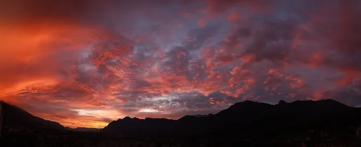 2025-11-10 Coucher de soleil sur les Bauges 1