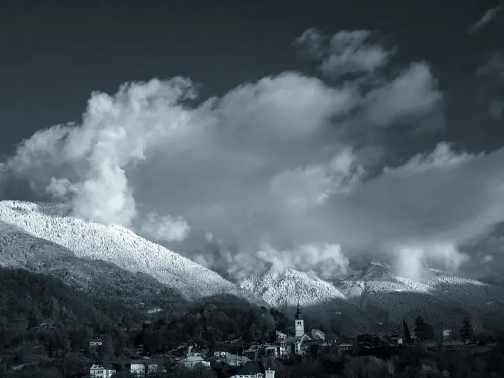 2025-11-22 Coucher de soleil sur Conflans noir et blanc
