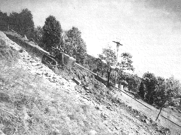 Travaux de terrassement de la conduite forcée qui mène à la centrale de La Bathie