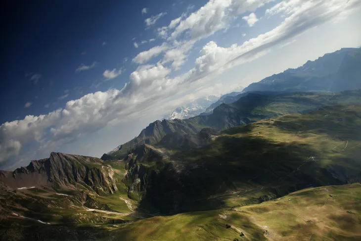 Point de vue aérien du col du Petit Saint Bernard et du Mont Blanc