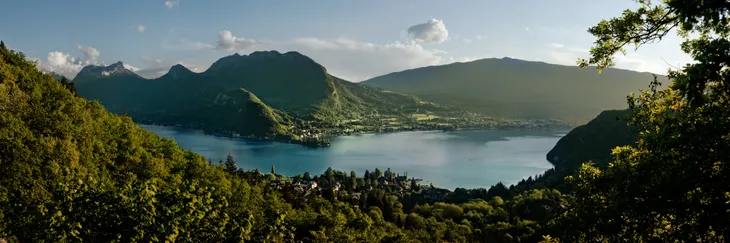 Le lac d’Annecy en été