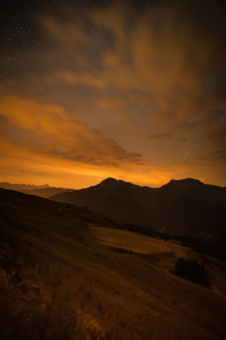 Paysage nocturne depuis la Roche Parstire