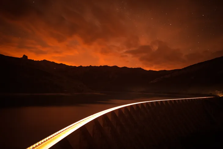Light painting sur le barrage de Roselend
