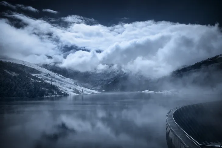 Le lac de Roselend par grand froid
